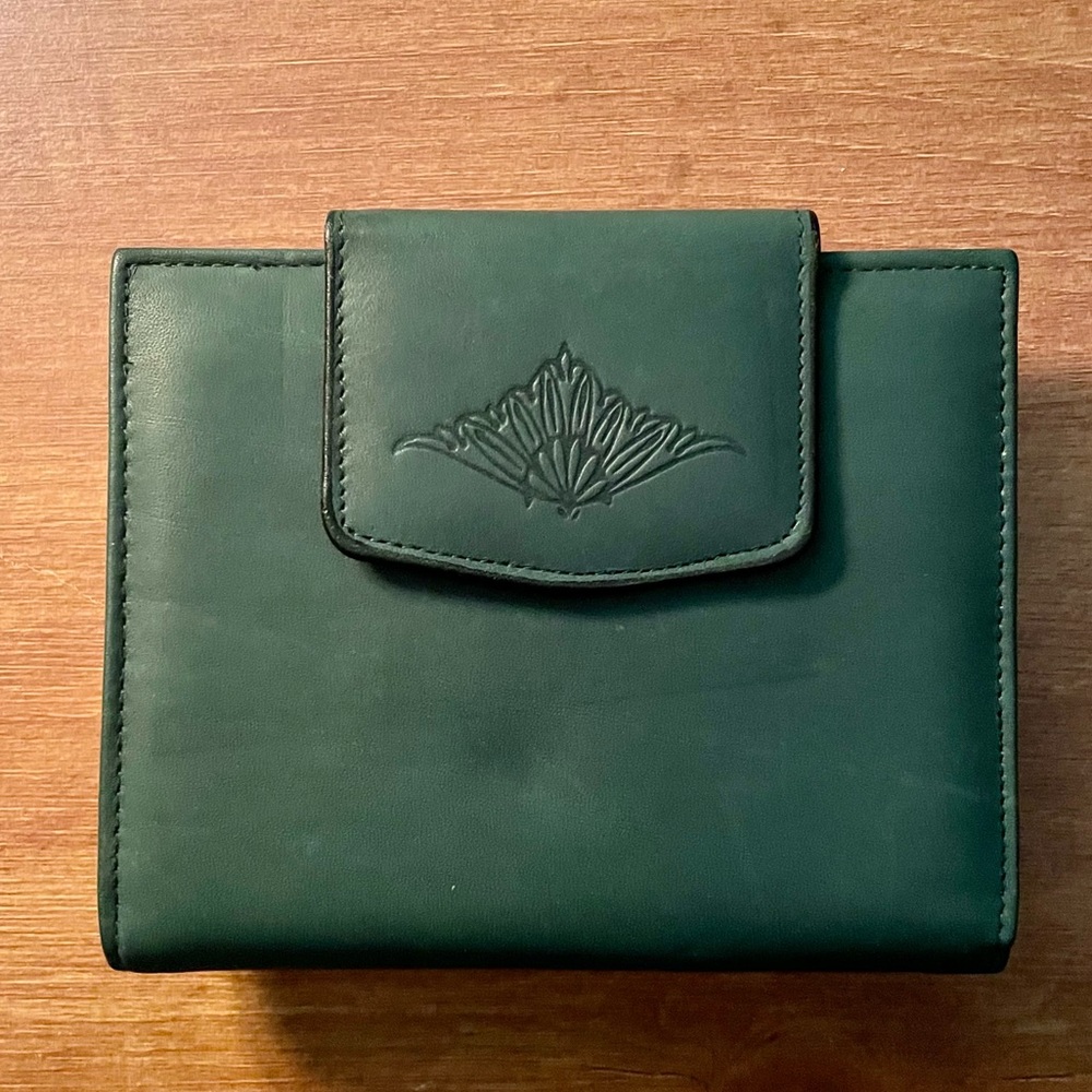 Green leather Buxton Women Wallet - Card Holder, velvet Touch Cowhide